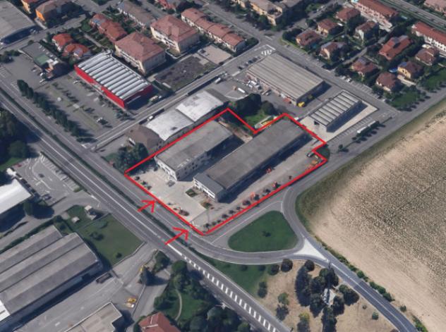 Immobile di 1700 m² con 3 locali in affitto a San Zeno Naviglio