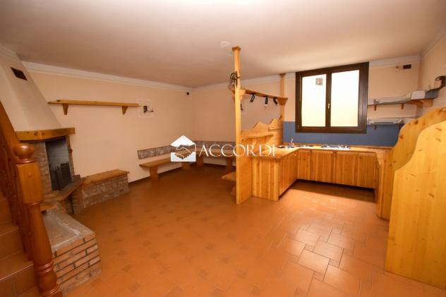 VILLA A SCHIERA di 4 vani e di 252 mq (CAERANO DI SAN MARCO) rif. CM5_1 - Foto 19