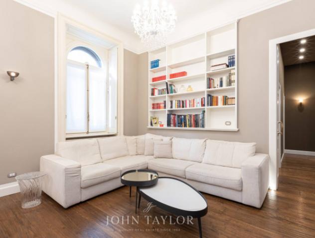 Appartamento di 150 m² con 5 locali in vendita a Milano