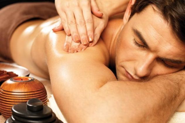 Giovane ragazza offre massaggi rilassanti Tel:3883542093