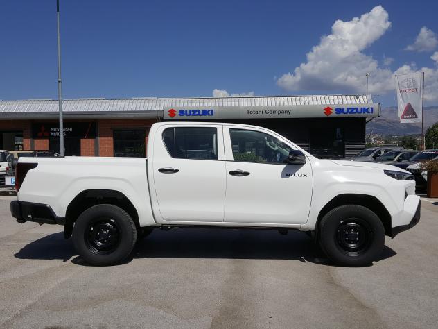 Toyota Hilux 2.8 D-4D 48V 204 CV A/T 4WD DC Mild Hybrid - Foto 6