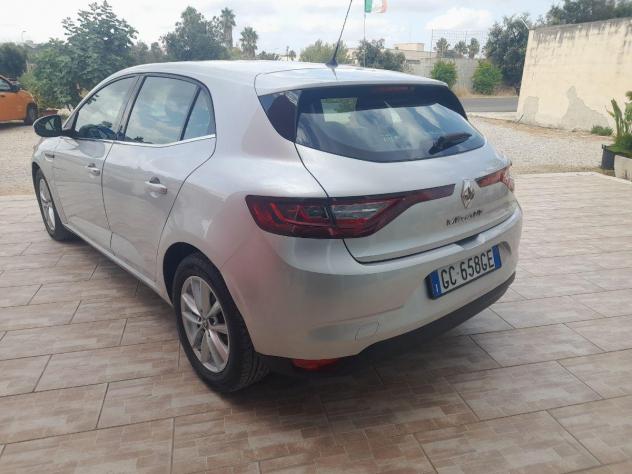 RENAULT - Mégane - Sporter Blue dCi 115CV EDC Bus. - Foto 6