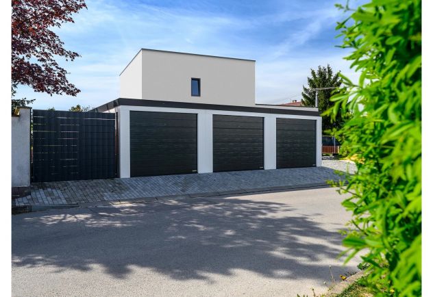 Garage prefabbricato GARDEON 9×6 m con 3 portoni Hörmann - Foto 5