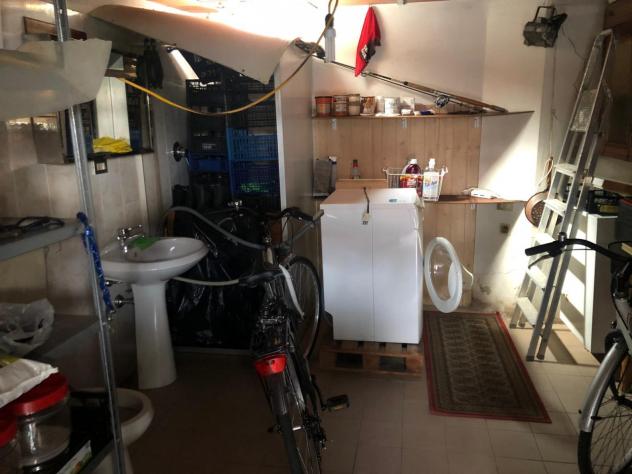 Lido di Camaiore, appartamento di 100mq, a circa 400 metri dal pontile, in ottimo stato e ben rifinito al 1° piano di 2 con POSTO AUTO. Ingresso in am - Foto 13
