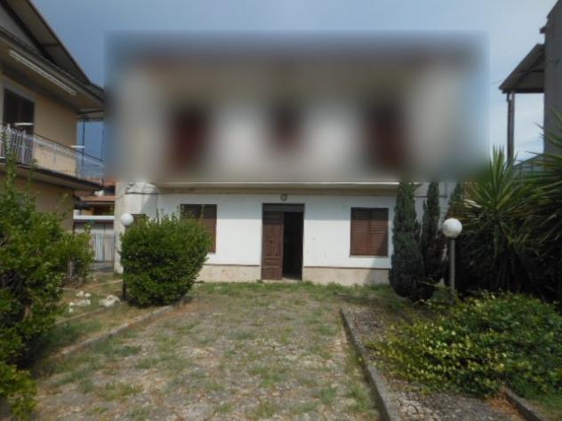 2072/ PIETRAMELARA Appartamento di 100 mq al piano terra di una villetta bifamiliare al centro di Pietramelara, in via Giuseppe Garibaldi, n.16 con gi