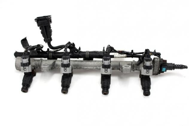 3530426700 TUBO INIEZIONE CON SERIE INIETTORI BENZINA HYUNDAI MATRIX 1.6 B 76KW 5M 5P (2003) RICAMBIO USATO 3531022600