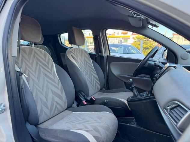 Lancia Ypsilon 1.2 69cv GPL Ecochic Gold - Foto 10