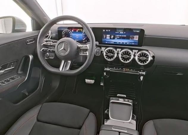 Mercedes-Benz Classe A A 180 Premium AMG LED NAVI - Foto 6