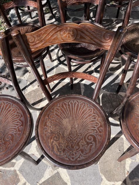 12 sedie da bistrò in legno decorato, in stile thonet - Foto 3