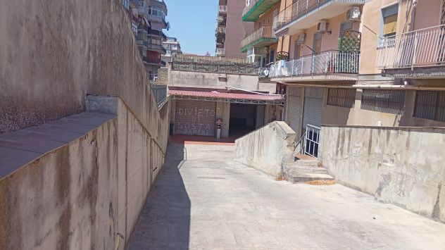 Deposito di 300 mq. Zona v.le m. Rapisardi chiesa s.luugi - Foto 3