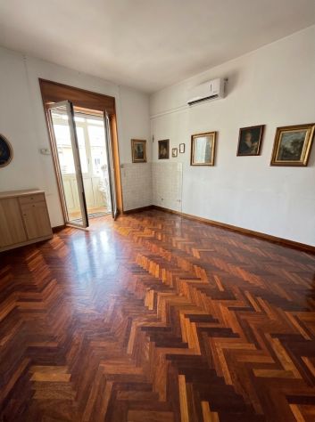 APPARTAMENTO PIANO ALTO IN PIENO CENTRO A SALERNO - Foto 6