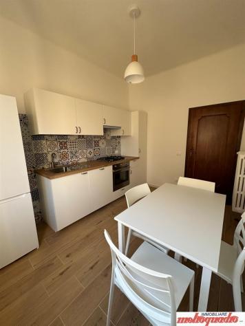 APPARTAMENTO COMPLETAMENTE RISTRUTTURATO E ARREDATO - Foto 2