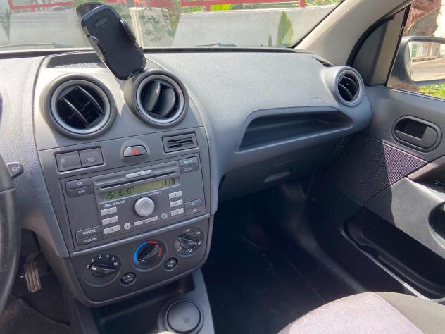 Ford Fiesta 1.2 16V 5p. Titanium - Foto 6