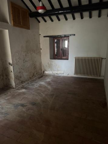 FARNETO VENDESI CASA SINGOLA CON DUE ETTARRI DI TERRENO AGRICOLO - Foto 11