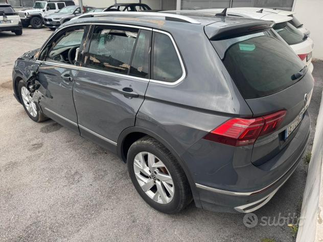 VW Tiguan 2.0 TDI 150 CV DSG Elegance-2021 - Foto 7