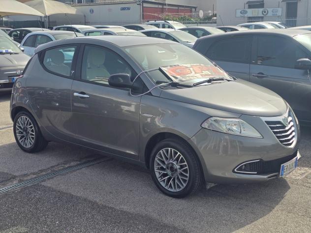 Lancia Ypsilon 1.2 GPL 69cv Ecochic Gold - Foto 2