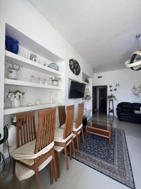RIF. 526 FRONTE VILLAGGIO COPPOLA - APPARTAMENTO ARREDATO - Foto 3