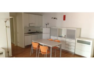 Trilocale arredato in zona Via Cavana