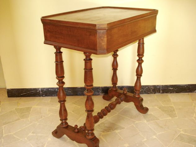 Mobiletto antico 800 Luigi Filippo in noce con magnifiche gambe tornite - Foto 3