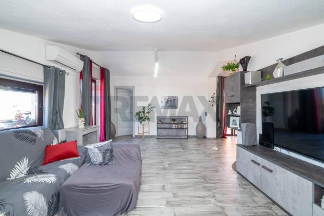 appartamento in vendita ad Aci Sant'Antonio