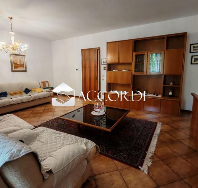 APPARTAMENTO INDIPENDENTE di 8 vani e di 352 mq (CAERANO DI SAN MARCO) rif. BL134 - Foto 3
