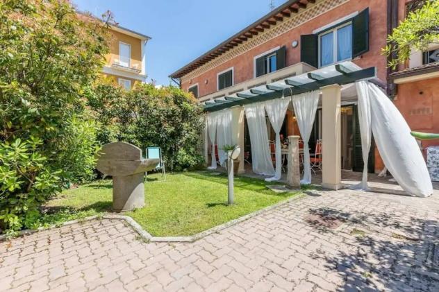 BIFAMILIARE di 6 vani e di 97 mq (PIETRASANTA) rif. MP990