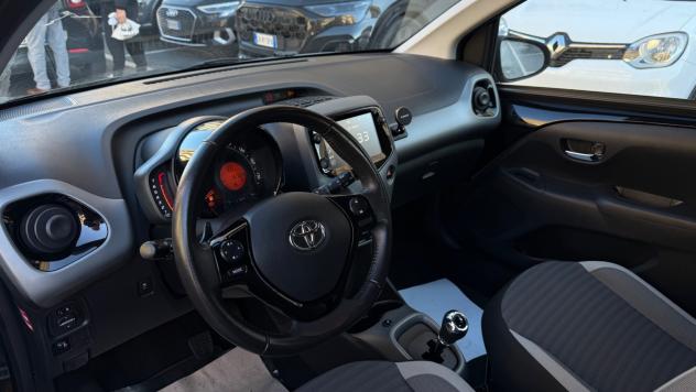 Toyota Aygo Connect 1.0 VVT-i 72 CV 5 porte x-play MMT LED NAVI KAMERA PDC CERCHI 16 - Foto 9