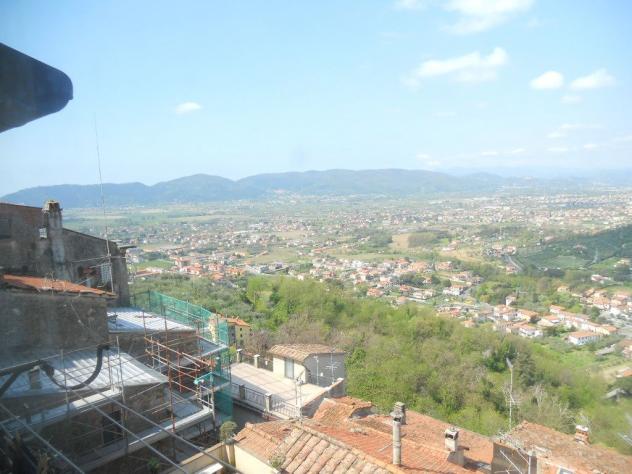 Semindipendente in vendita a Luni