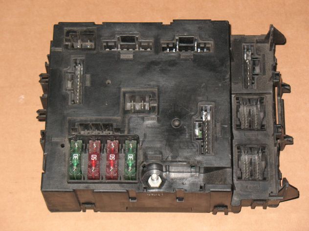 0011868V009 SAM BODY COMPUTER SMART 00 11868 V009 VDO 5WK45090 5WK4 5090