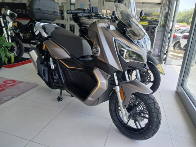 QJ Motor ATR 125 . - Foto 5
