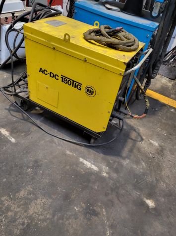 SALDATRICE A TIG ESAB MOD. -AC-DC 180 TIG - Foto 2