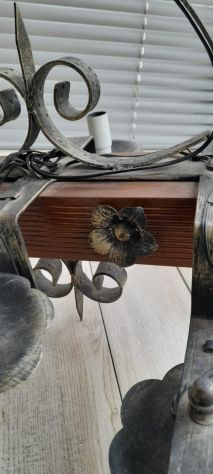 LAMPADARIO IN FERRO BATTUTO E LEGNO - Foto 3