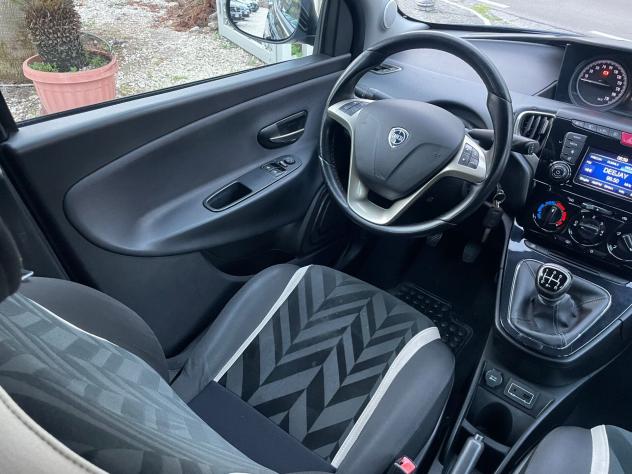 Lancia Ypsilon 1.2 69 CV 5 porte Gold - Foto 9