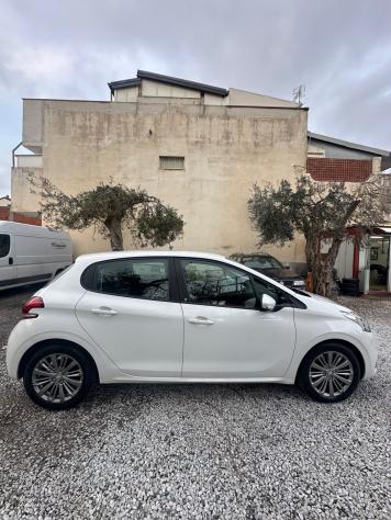 Peugeot 208 BlueHDi 75 5 porte Active - Foto 7