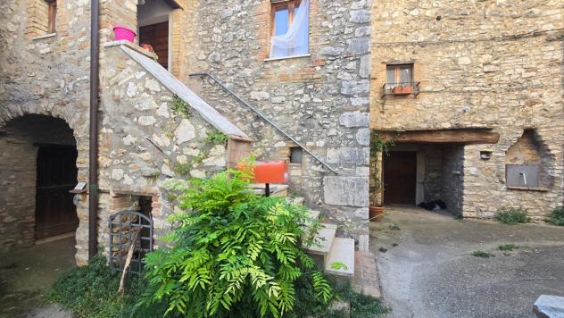 Porzione di casa in vendita a Guardea - Foto 2