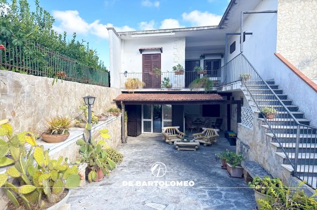 Leporano Marina (TA) - Villa in Viale Lido Gandoli