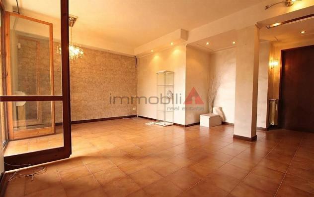 Cologno Monzese - AFFITASI 3 locali con box e cantina euro 1.200