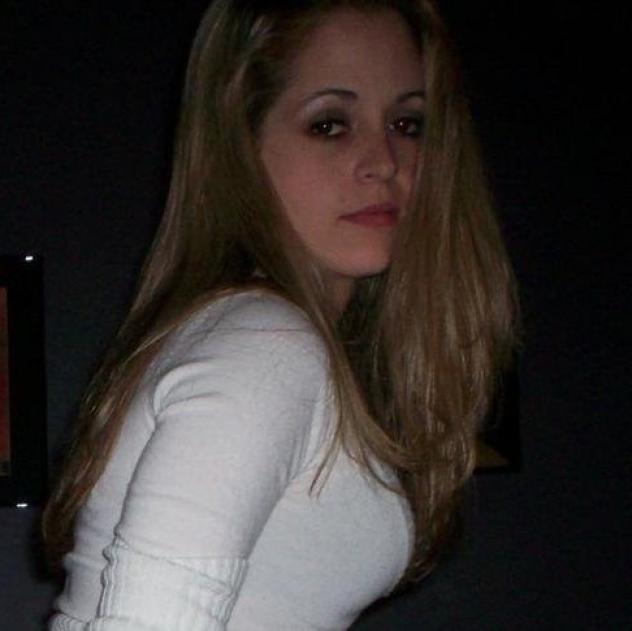 Car-lotta: 26 anni. Occhi Verdi.In cerca di uomo vicino a Borghetto di Vara Tel: