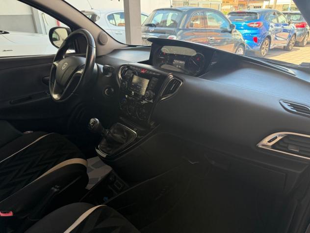 LANCIA YPSILON 1.3 DIESEL DEL NORD ITA 2016 - Foto 9