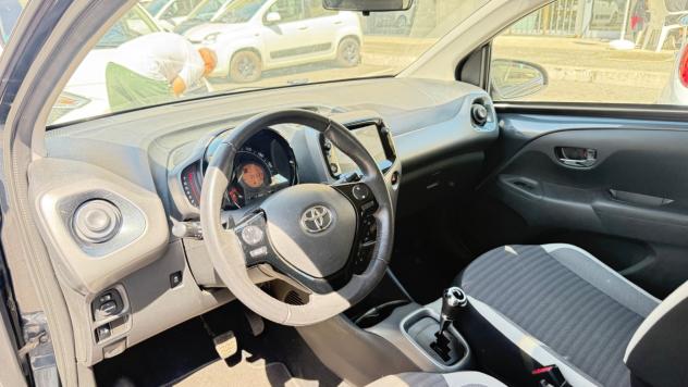 Toyota Aygo 1.0 VVT-i 72 CV 5 porte x-play LED NAVI KAMERA CERCHI 16 PDC BLUETOOTH - Foto 9