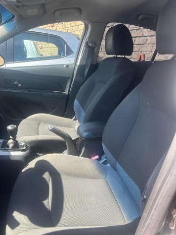 Chevrolet Cruze 1.8 5 porte LT GPL - Foto 6