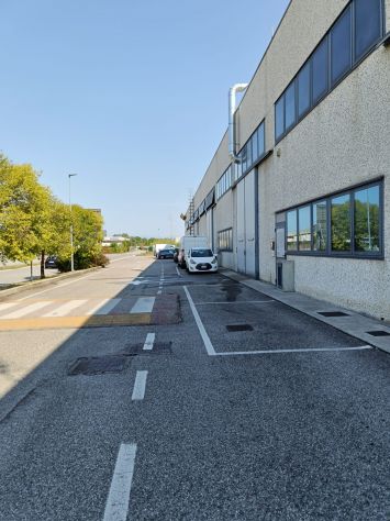Magazzino/Deposito 350 mq (min. 100 mq) – Piano terra – Via Stiria, Udine - Foto 5