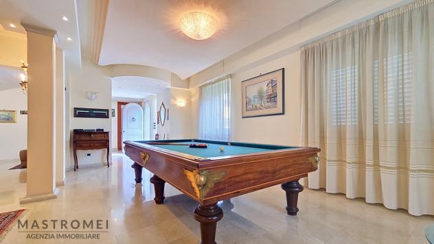 VILLA di 10 vani e di 350 mq (MONTECATINI TERME) rif. 3607