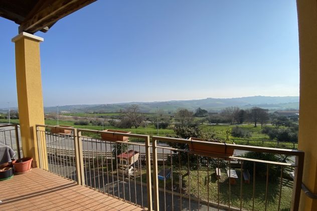 SAN SAVINO - Ampio alloggio con balconi, garage e cantina - Foto 8