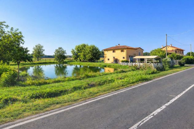 Granarolo dell’Emilia pubblico esercizio BAR ex Piadineria, con laghetto