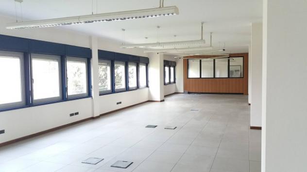 Immobile di 393 m² con più di 5 locali in affitto a Lainate - Foto 15