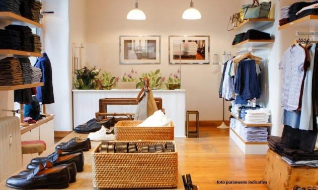 Locale comm.le/Fondo in vendita a Lucca 90 mq  Rif: 1384549
