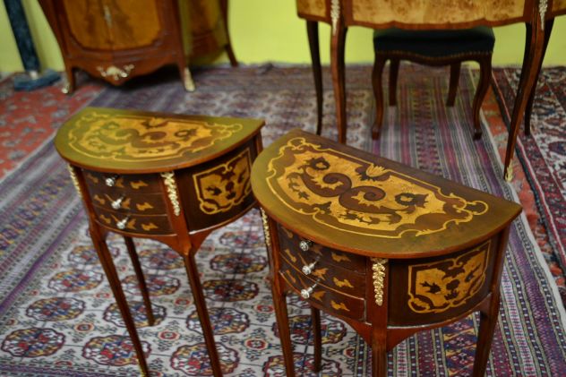 Coppia di tavolini-comodini mezzo giro stile Luigi XV - Foto 5