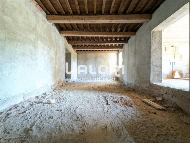 SPLENDIDO CASALE CON CARATTERE PRETTAMENTE COLONICO IN POSIZIONE PRESTIGIOSA - Foto 18