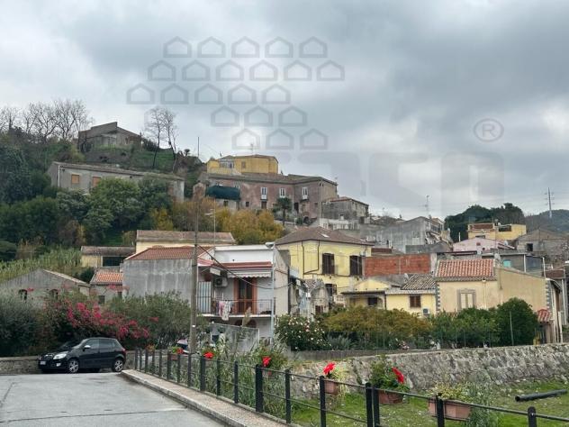 VILLA di 12 vani e di 400 mq (VILLAFRANCA TIRRENA) rif. 2VS17038